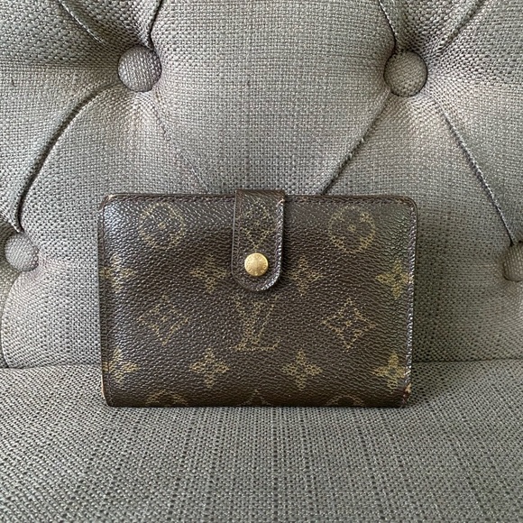 Louis Vuitton Accessories - Vintage Louis Vuitton Kisslock Wallet